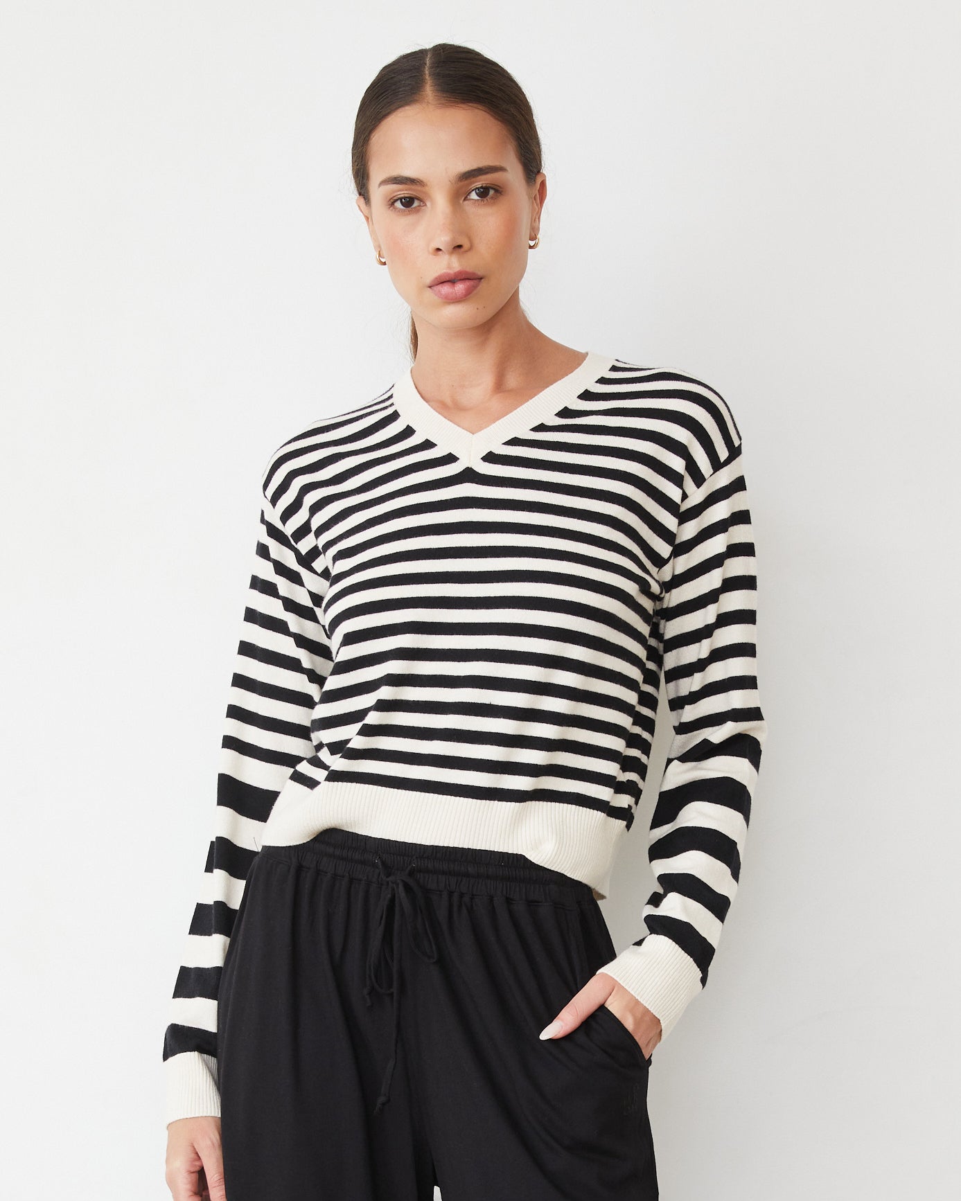V stripe sweater hotsell
