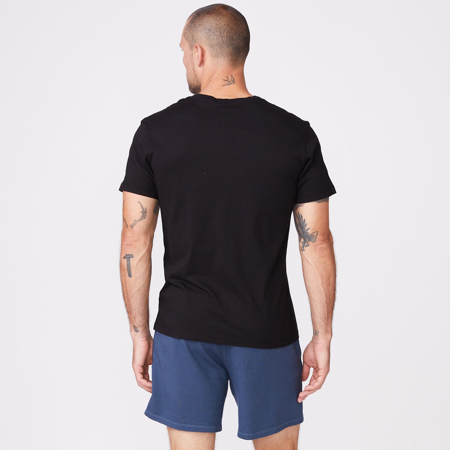 Relaxed V (1666494365798)