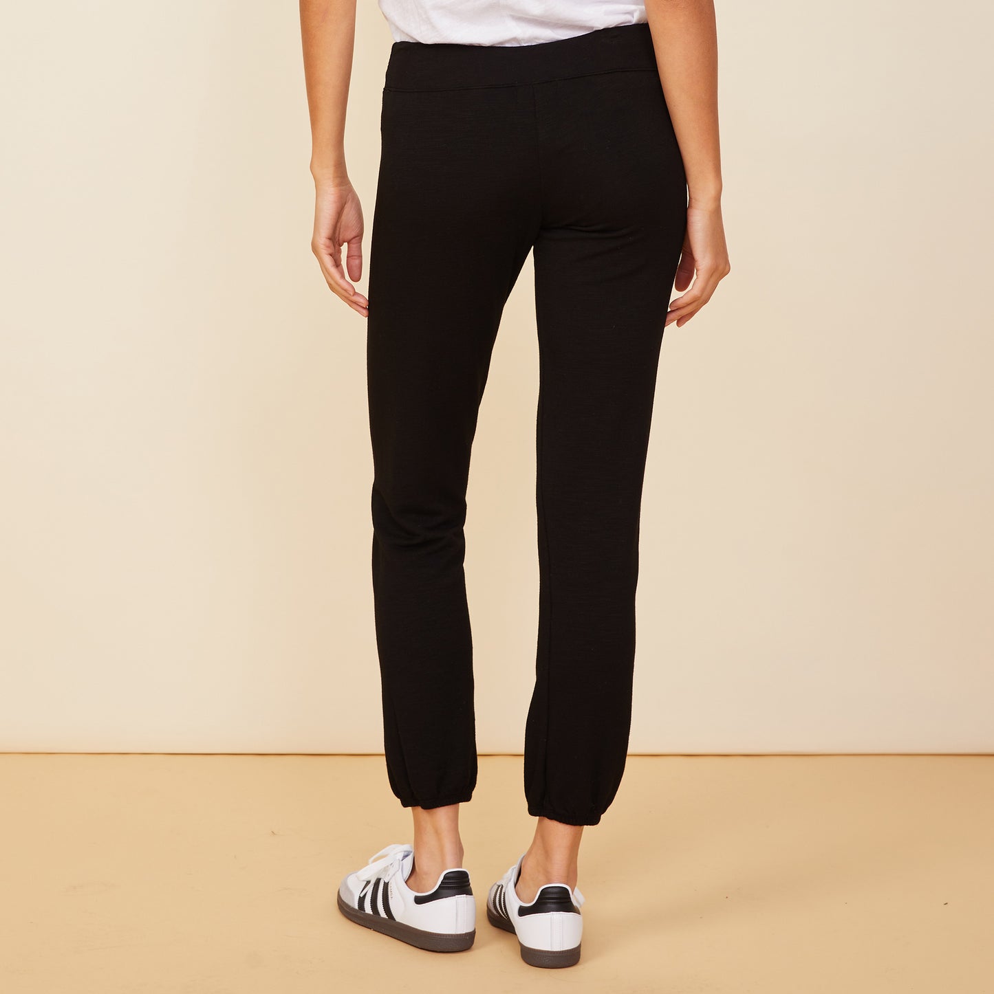 Supersoft Vintage Black Sweats – MONROW