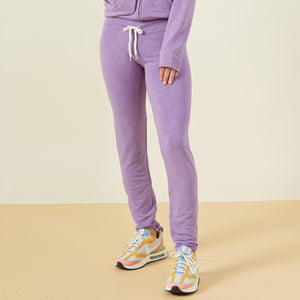Front view of model wearing the supersoft vintage sweats in aster purple.