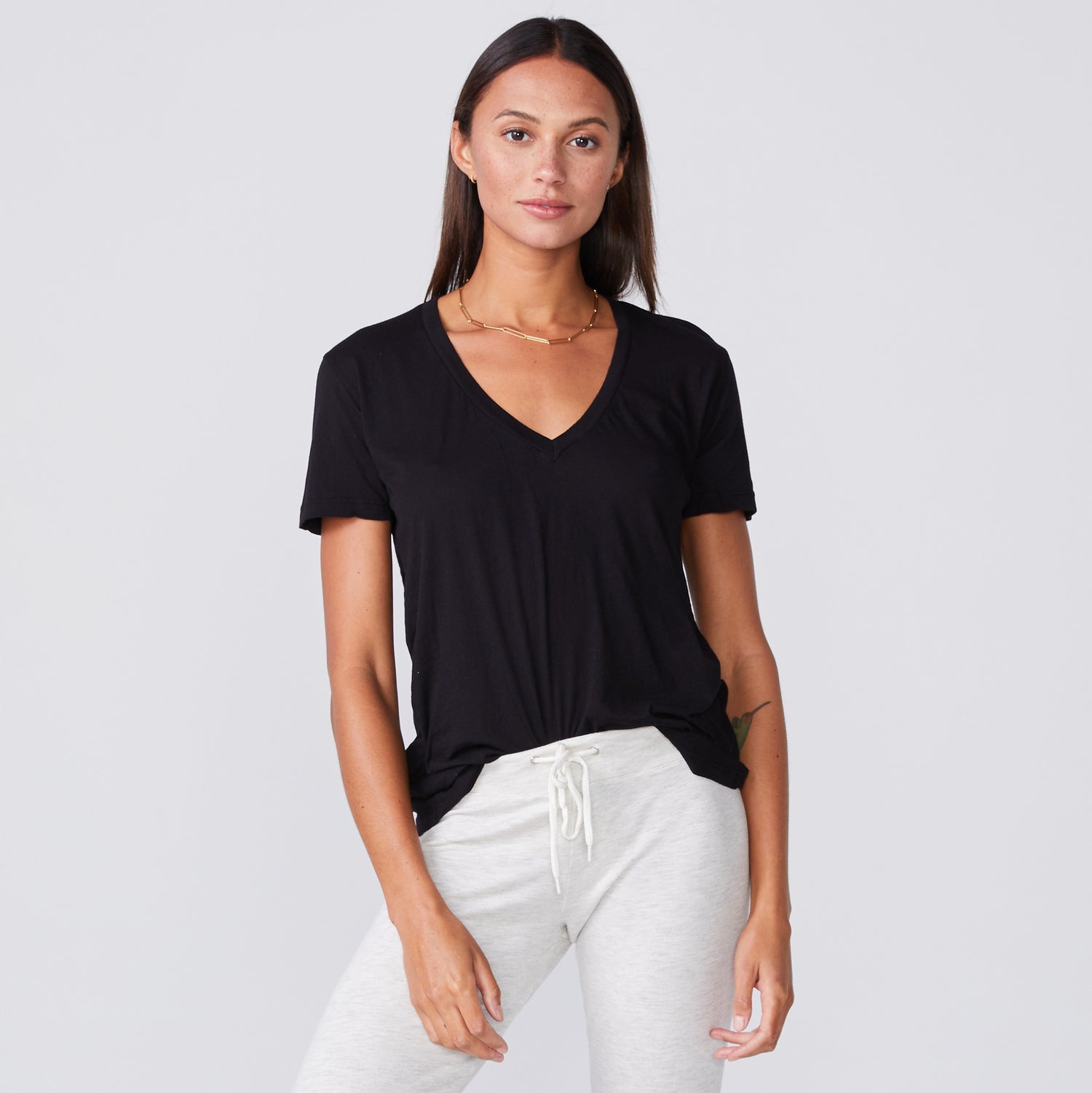 color group - SUPER FINE JERSEY FITTED V NECK TEE - HT015SFJ