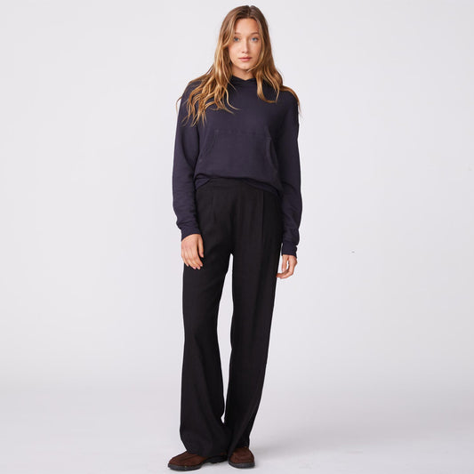 Front view of model wearing the supersoft fleece girlfriend pullover in faded black.