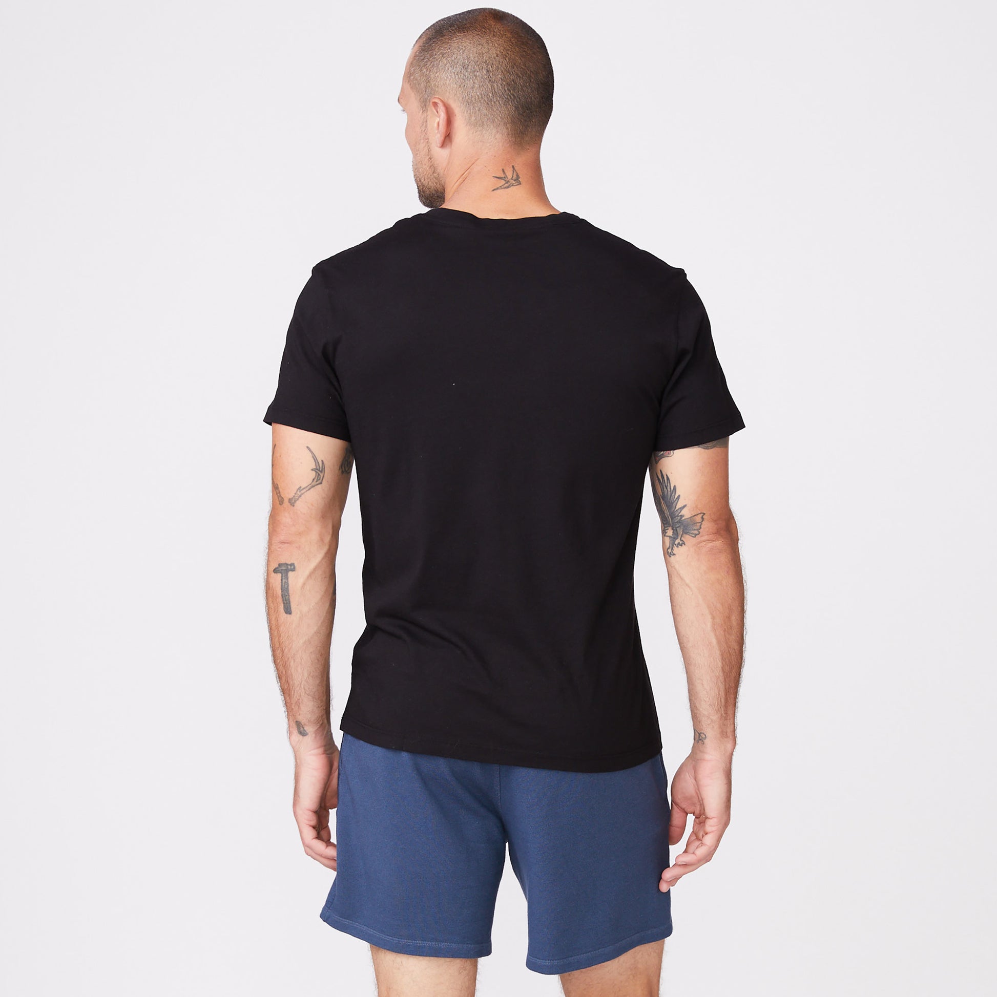 Relaxed V (1666494365798)